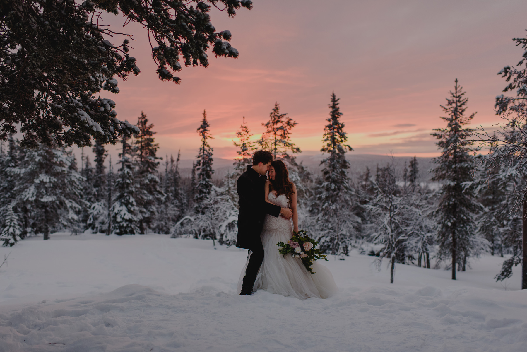 LAPLAND WEDDING PHOTOGRAPHER awesome winter wedding sunset